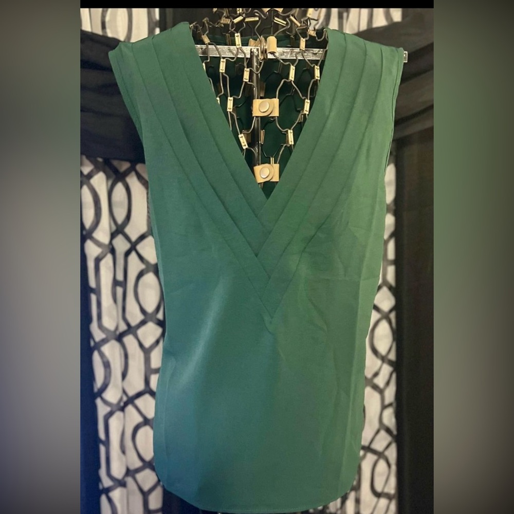 NEW, Women’s Green Top, Size L, never worn